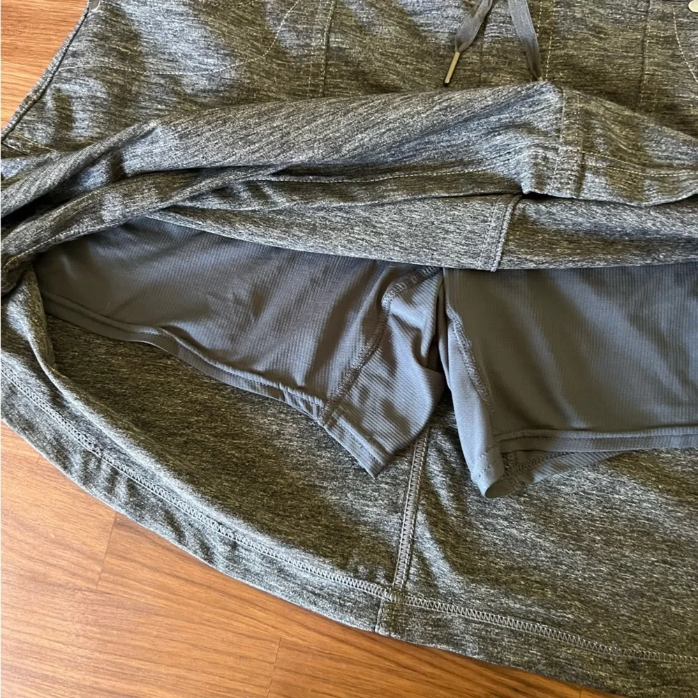 KUHL Women's Mova Skort Mini Skirt with Integrated Shorts Dark Gray Size S